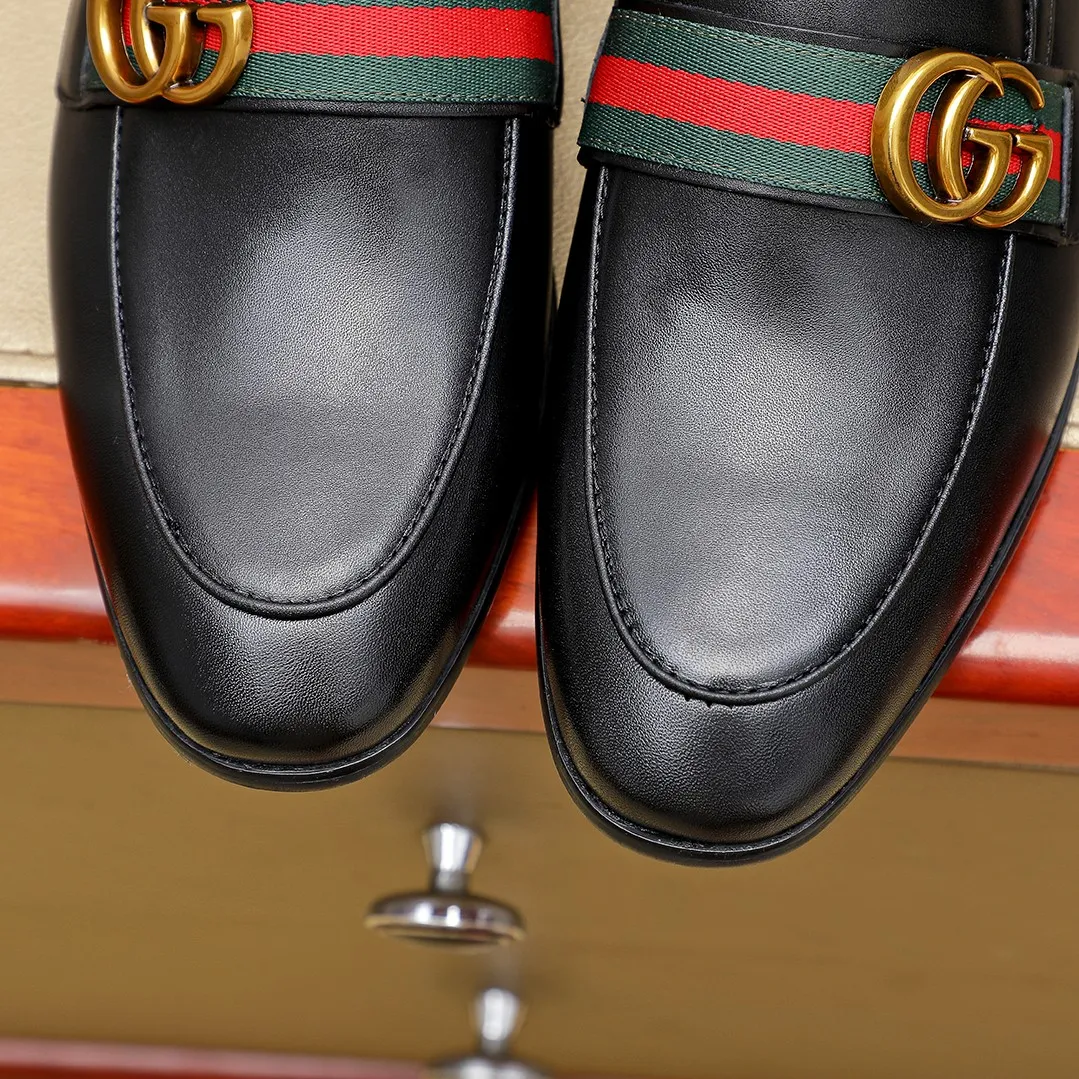 Men's men's shoes 💰380 🆘【GUCCI】Gucci ·🐂里· Hot-selling beanie shoes, top brand luxury, top quality, latest fashion beanie shoes.. The upper is made of original first-layer cowhide. (Full first-layer water-dyed 🐂 leather and lining). The original stylish and stylish soft rubber wear-resistant and non-slip outsole is light and comfortable on the foot, available in 2 colors! Matching code: 38 / 45